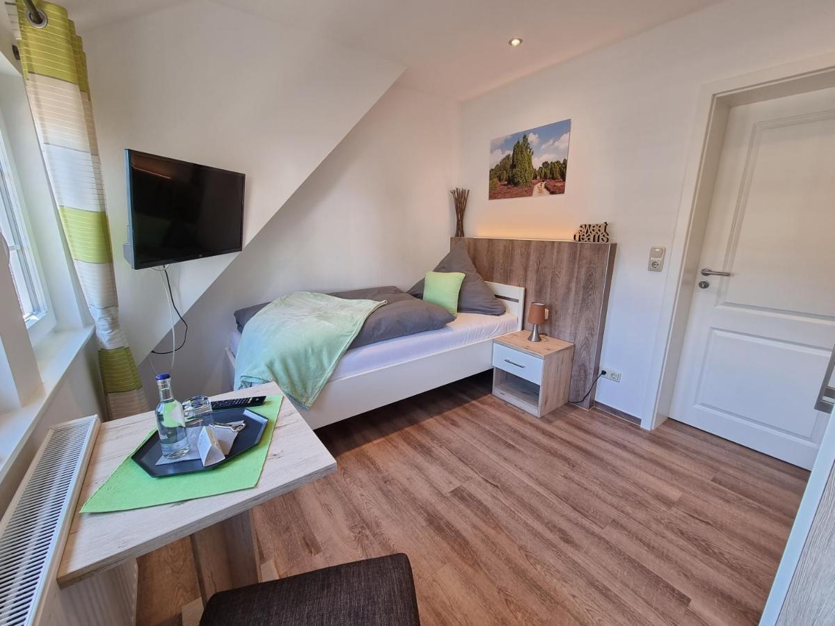 Landhotel Hof Barrl Schneverdingen Zimmer foto